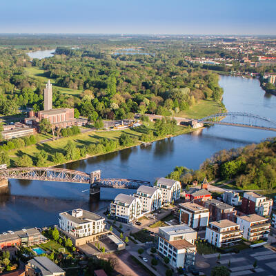 Bild vergrößern: 03_Luftbild Magdeburg Dom Hubbrücke Stadthalle-6721 (1)